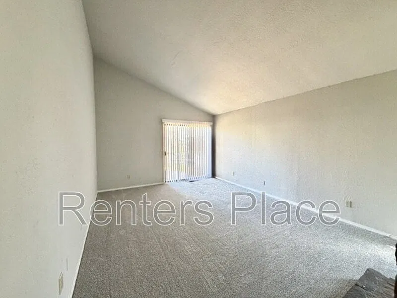 3 bed, 2.0 bath, 1200 sqft, $1,395 — Photo 2