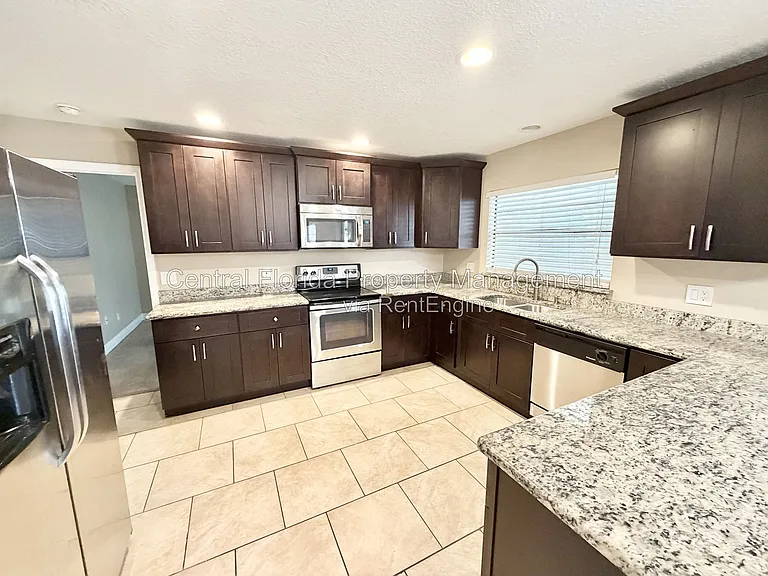 2925 Amroth Pl — Photo 3