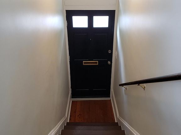 5th image of 919 E Park Ave