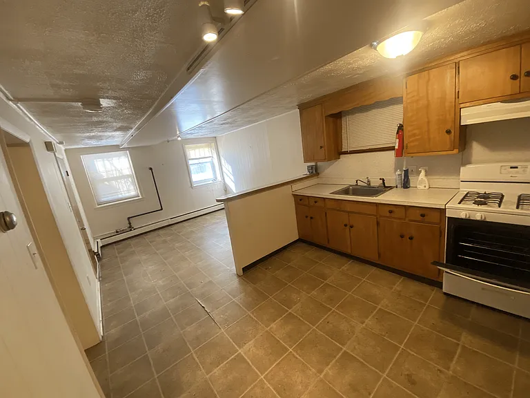 713 State St #BASEMENT — Photo 9