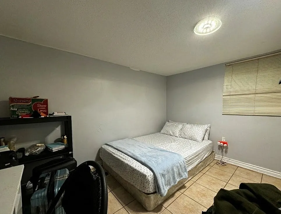 Photo 2 of 11 - 308 Hawthorn St #3 - Waterloo, ON Building Photo - 308 Hawthorn St #3