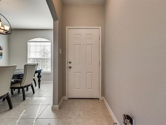3rd image of 1216 Lombardy Dr