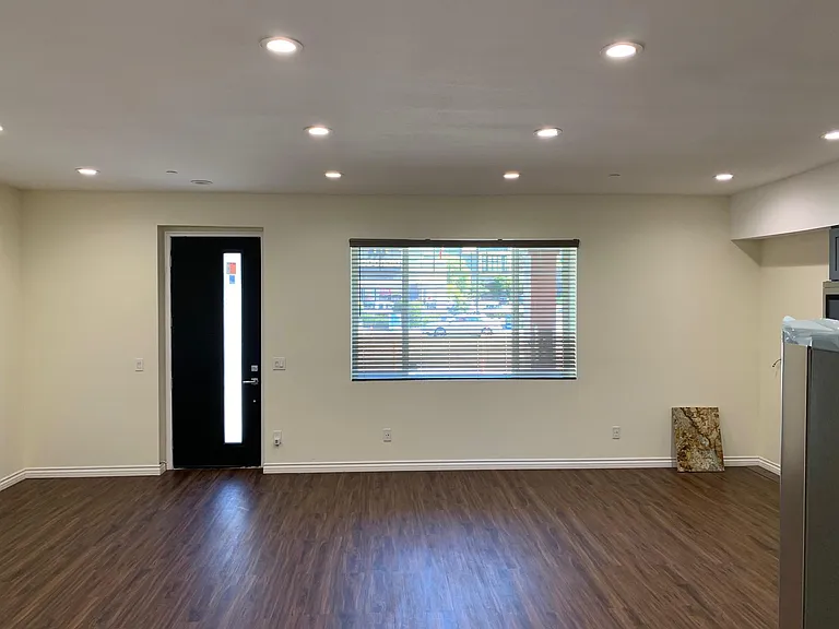 4730 Mission Bay Dr #F — Photo 14