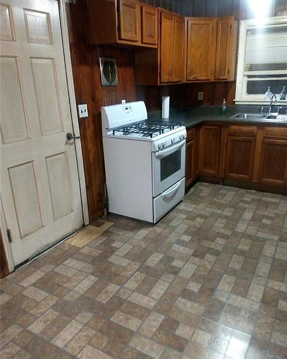 2nd image of 2483 Ivydale Dr SW