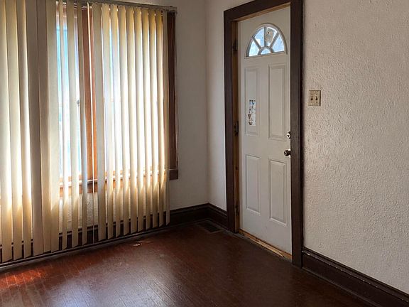 4th image of 605 Durbin St