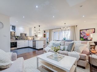 3025 The Credit Woodlands #320, Mississauga, ON L5C 2V3