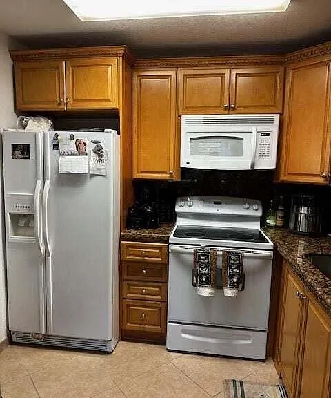 670 N Brittany #670 — Photo 3