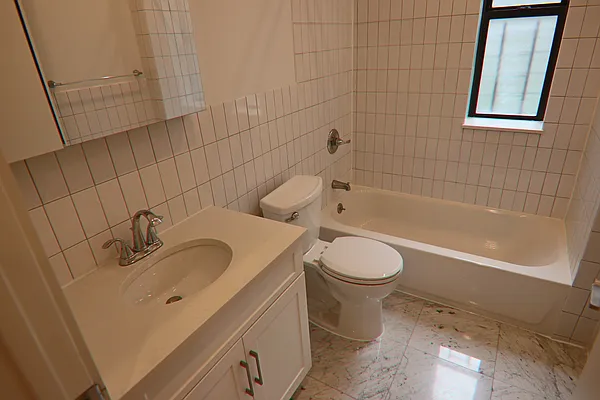 Rented by PMG Real Estate  | media 19