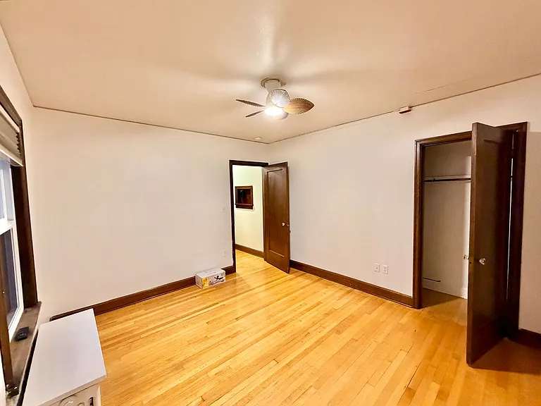 Kelly Arms Apartments — Photo 33