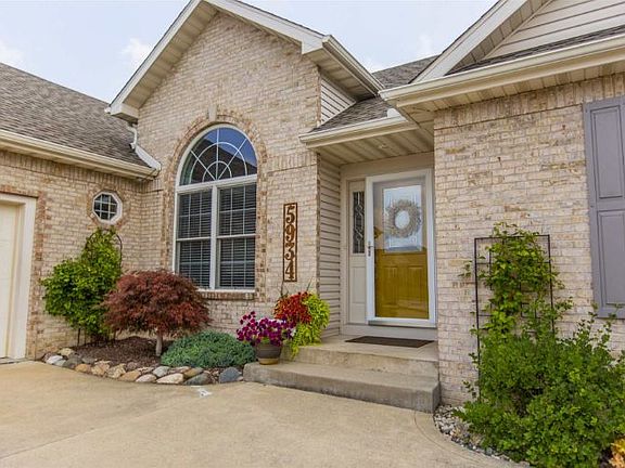 3rd image of 5934 Boxwood Dr E