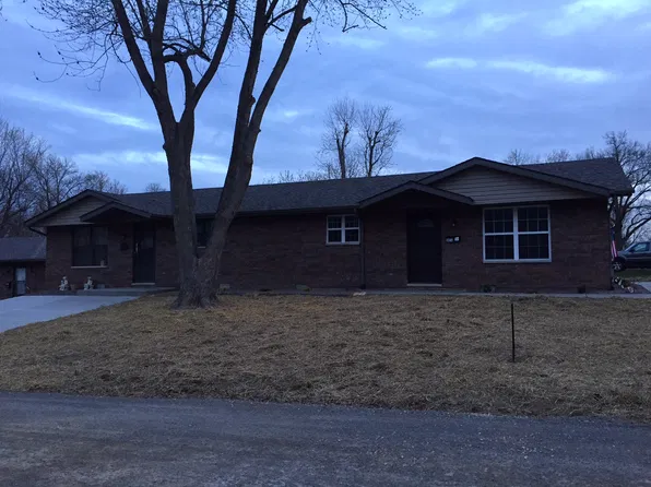 301 Montgomery St, Troy, IL 62294