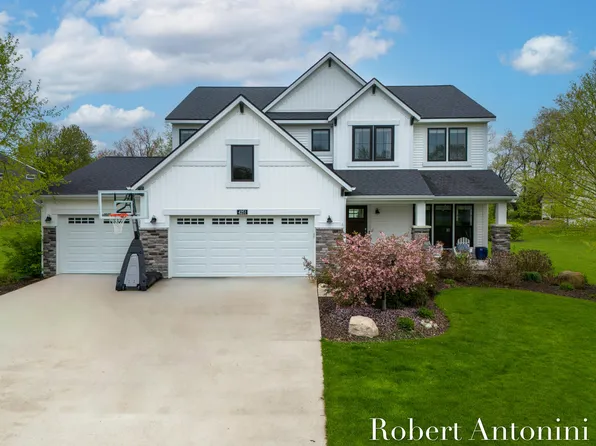 4251 Settlers Ridge Rd NE, Belmont, MI 49306