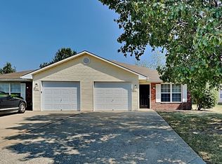 400 NW Woodbury Dr, Grain Valley, MO 64029