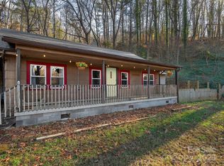 32 Saunooke Rd, Asheville, NC 28805