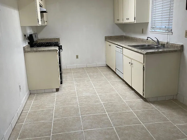 8432 Tam O Shanter Dr — Photo 7