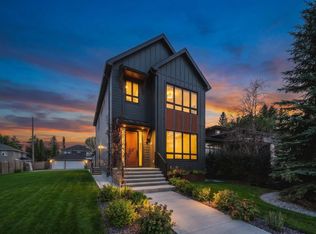 40A Valleyview Cres NW, Edmonton, AB T5R5S5