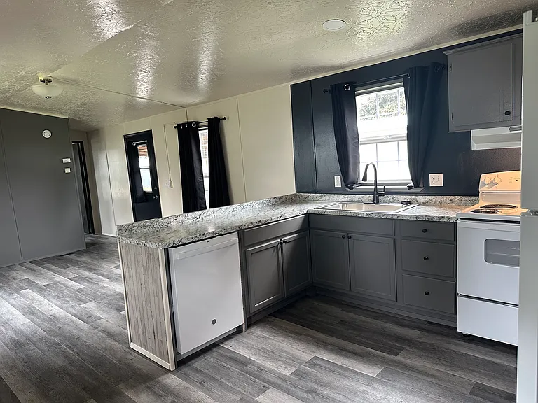 101 N Baker St #21 — Photo 10