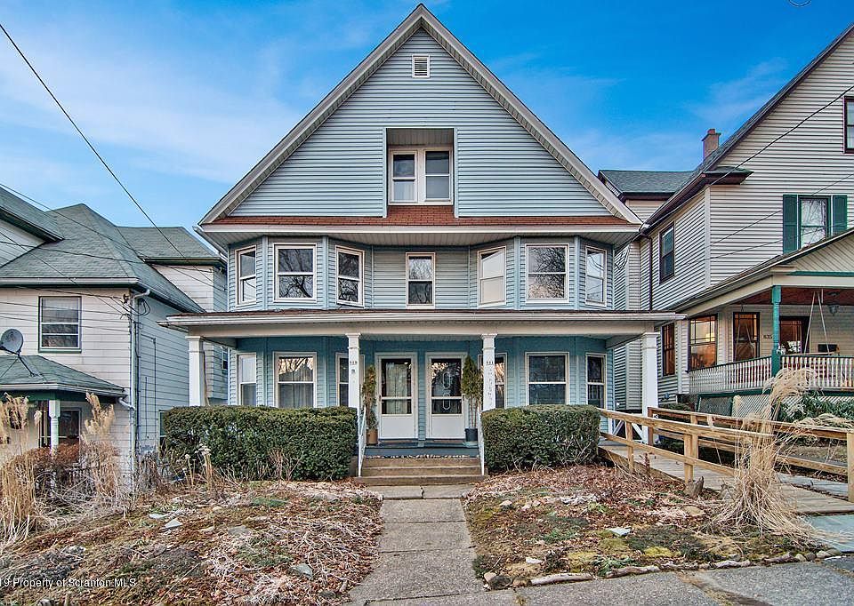 1st image of 829-831 Woodlawn St