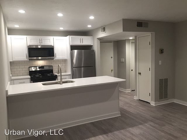 1st image of 137 Woodland Ave APT 22