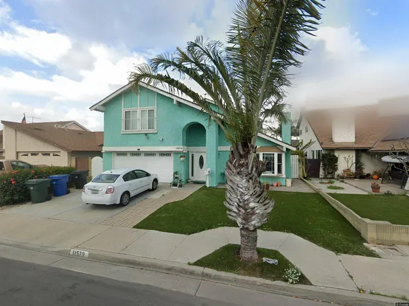 11579 Midway Dr, Cypress, CA 90630
