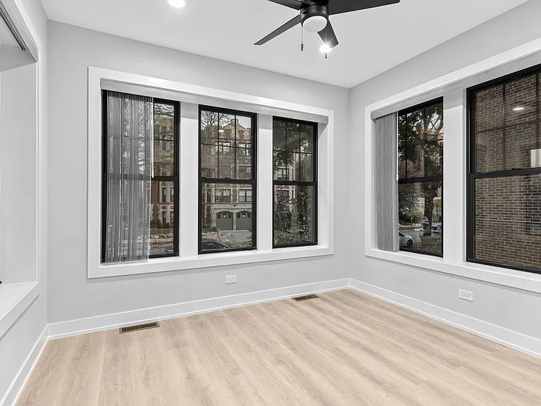 7661 N Rogers Ave #3 — Photo 6