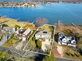 60 Redwood Rd, Sag Harbor, NY 11963