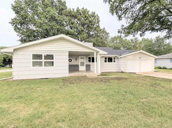 1128 Thompson St, Emporia, KS 66801