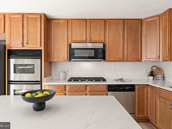 4th image of 15001 Gaffney Cir