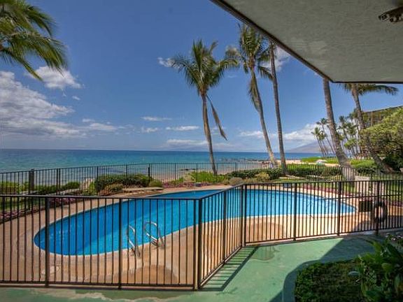 Pool & beach