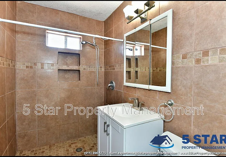 10324 Newport Dr — Photo 22