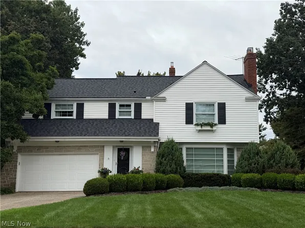 19854 Onoko Dr, Fairview Park, OH 44126