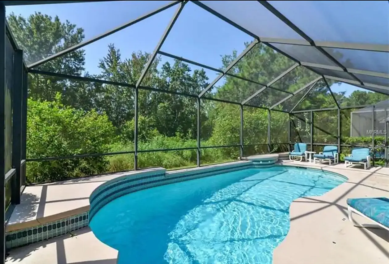 4 bed, 1701 sqft, $2,295 — Photo 2