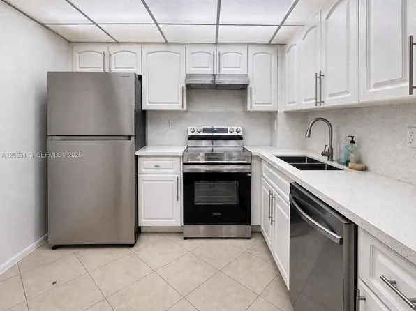 1621 Collins Ave APT 402, Miami Beach, FL 33139