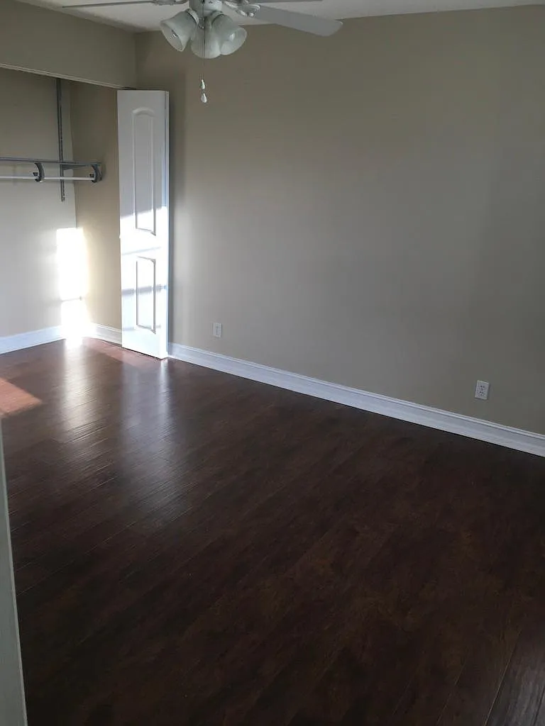 18233 Oak Rd — Photo 4