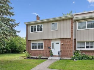 Village On The Green, Waterloo, ON N2J 4J1