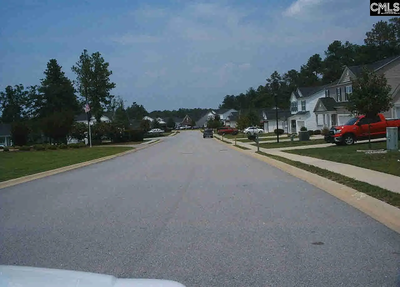 3 bed, 1502 sqft, $1,800 — Photo 2