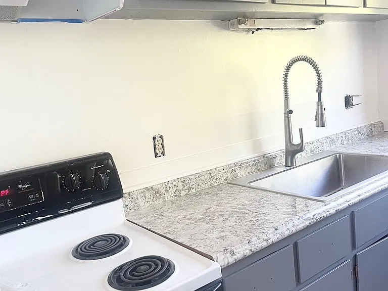 270 Shoreline Hwy #4 — Photo 7