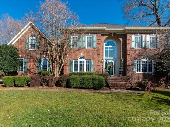 8409 Brownes Pond Ln, Charlotte, NC 28277