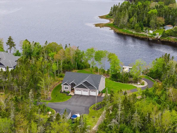 168 Hargrove Ln, Whites Lake, NS B3T 0H8