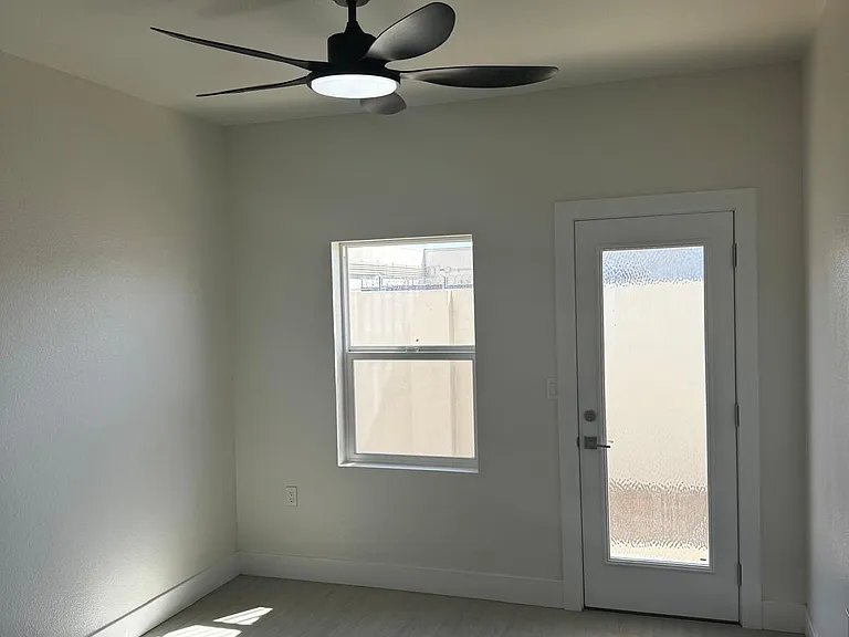 2125 Moffett Rd #28 — Photo 4
