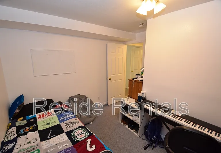 686 1/2 Darwin Ave #3 — Photo 16