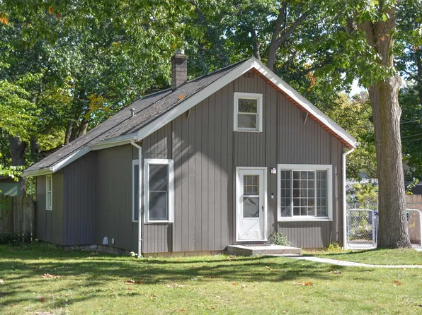 1029 Grant St, Traverse City, MI 49686