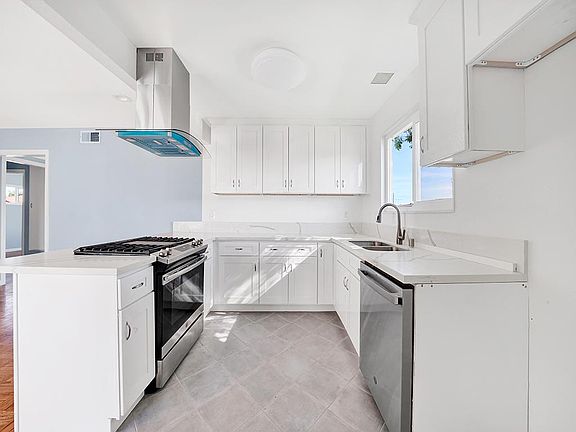 4th image of 17833 Thornlake Ave