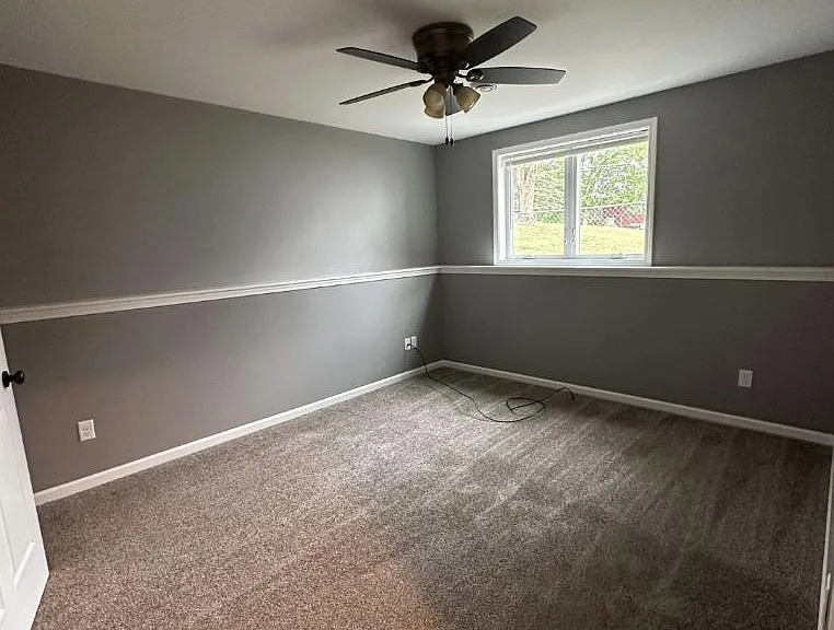 2721 Kellogg Ave — Photo 6