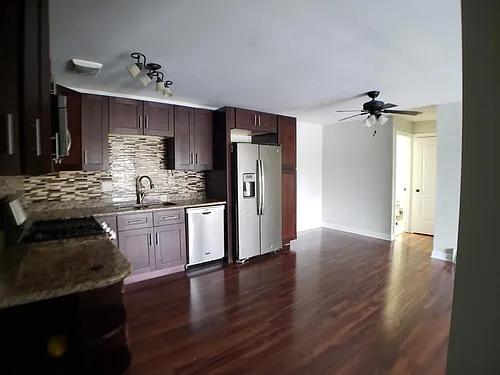 9S201 Lake Dr #20-203 Photo 1