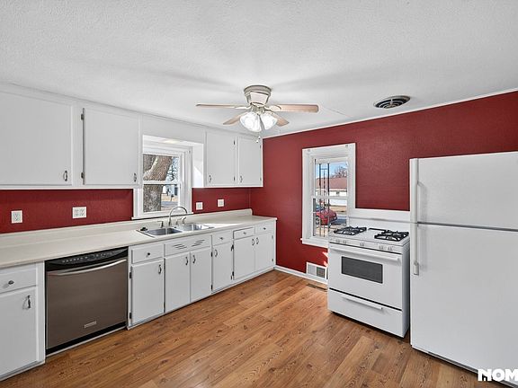 2nd image of 301 Birch Ave