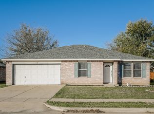512 Bailey St, Saginaw, TX 76179