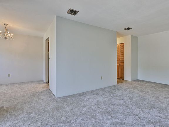 4th image of 9 Louisburg Sq APT 9