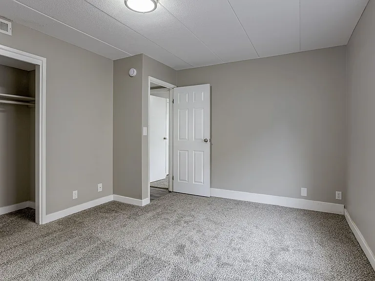 Meadowlark Apts — Photo 29