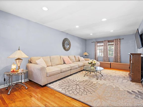 3rd image of 18 Moreland Road